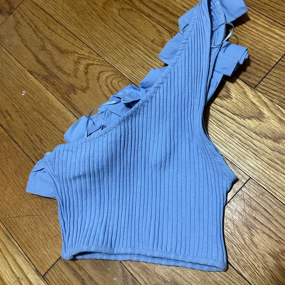 Zara Ruffle Top (medium) - Picture 2 of 3